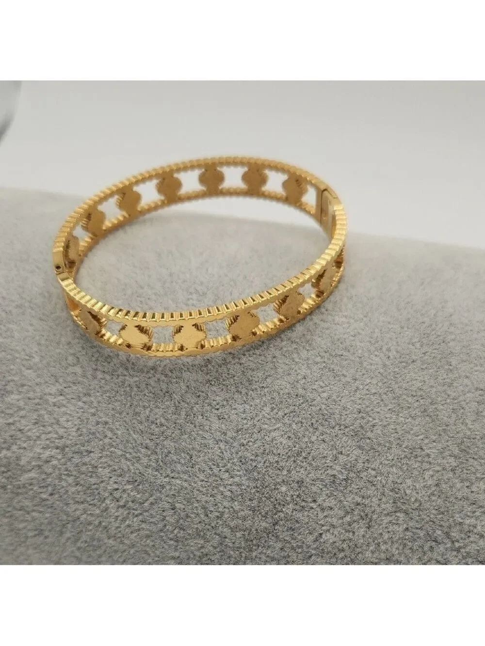 18k Gold Plated Stainless Steel Pearl White Clover Bangle Bracelet Zircon Inlay